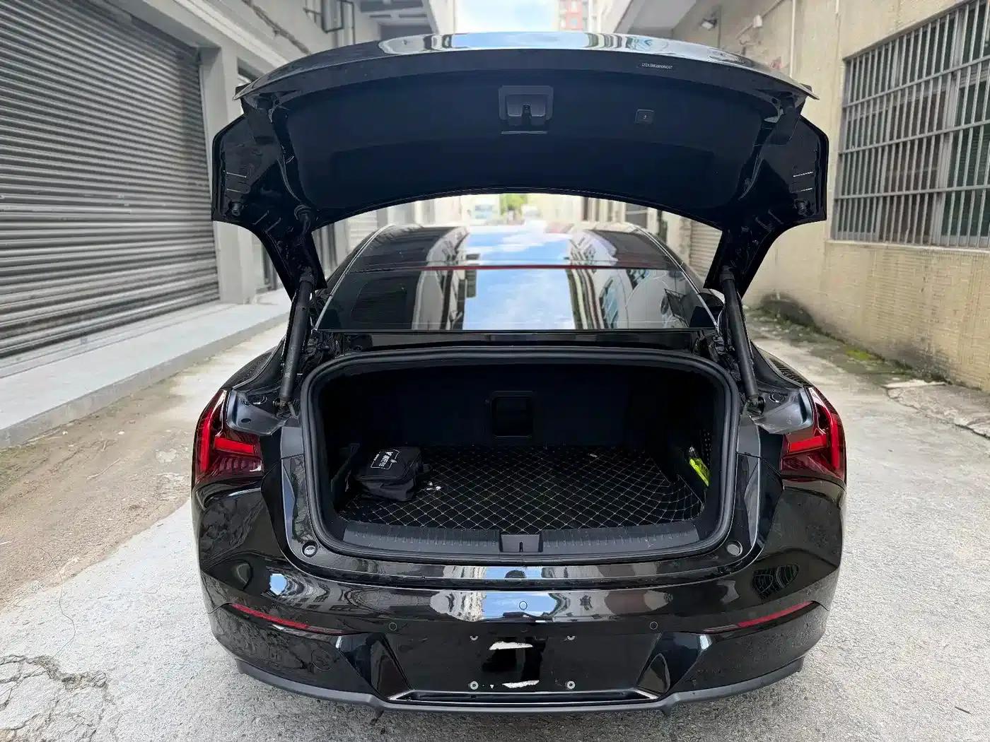 Nezha S 2024 Pure Electric 520km Rear-Wheel Drive Premium Edition — миниатюра 9