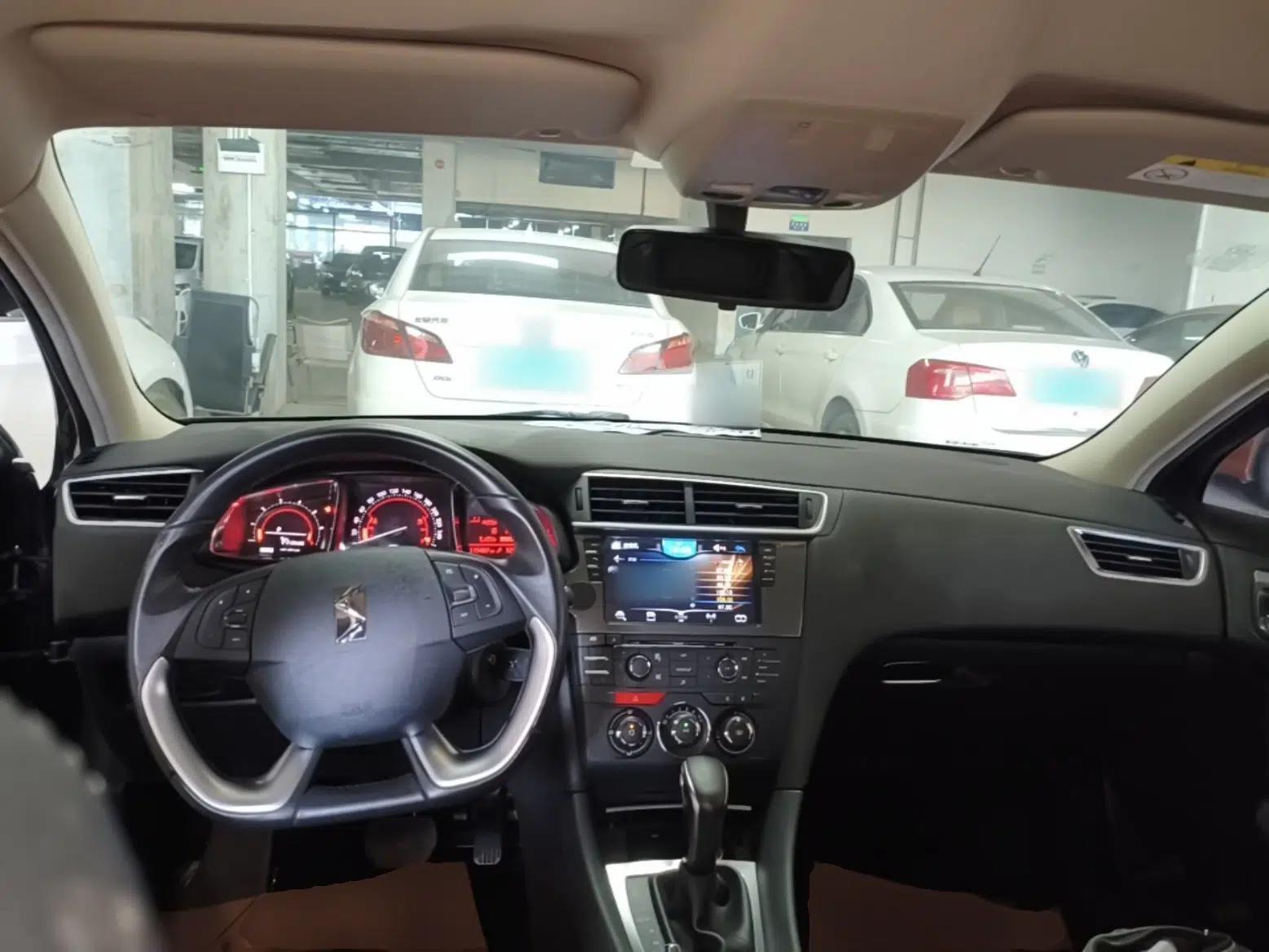 DS 5LS 2014 1.8L automatic Comfort version VTi140 — миниатюра 12