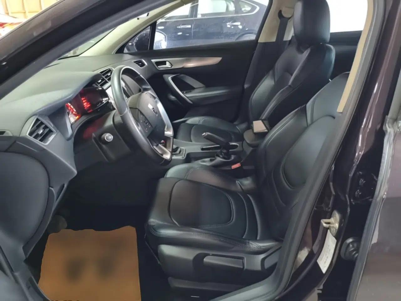 DS 5LS 2014 1.8L automatic Comfort version VTi140 — миниатюра 17