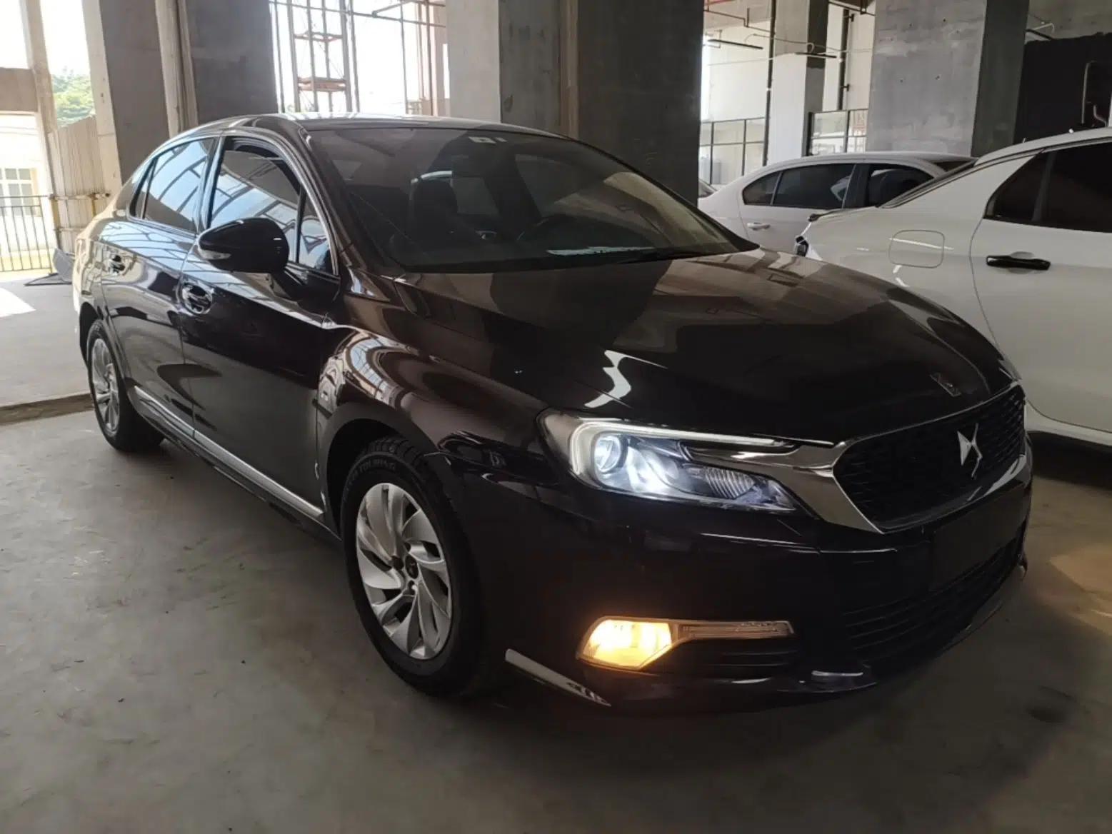 DS 5LS 2014 1.8L automatic Comfort version VTi140 — миниатюра 3