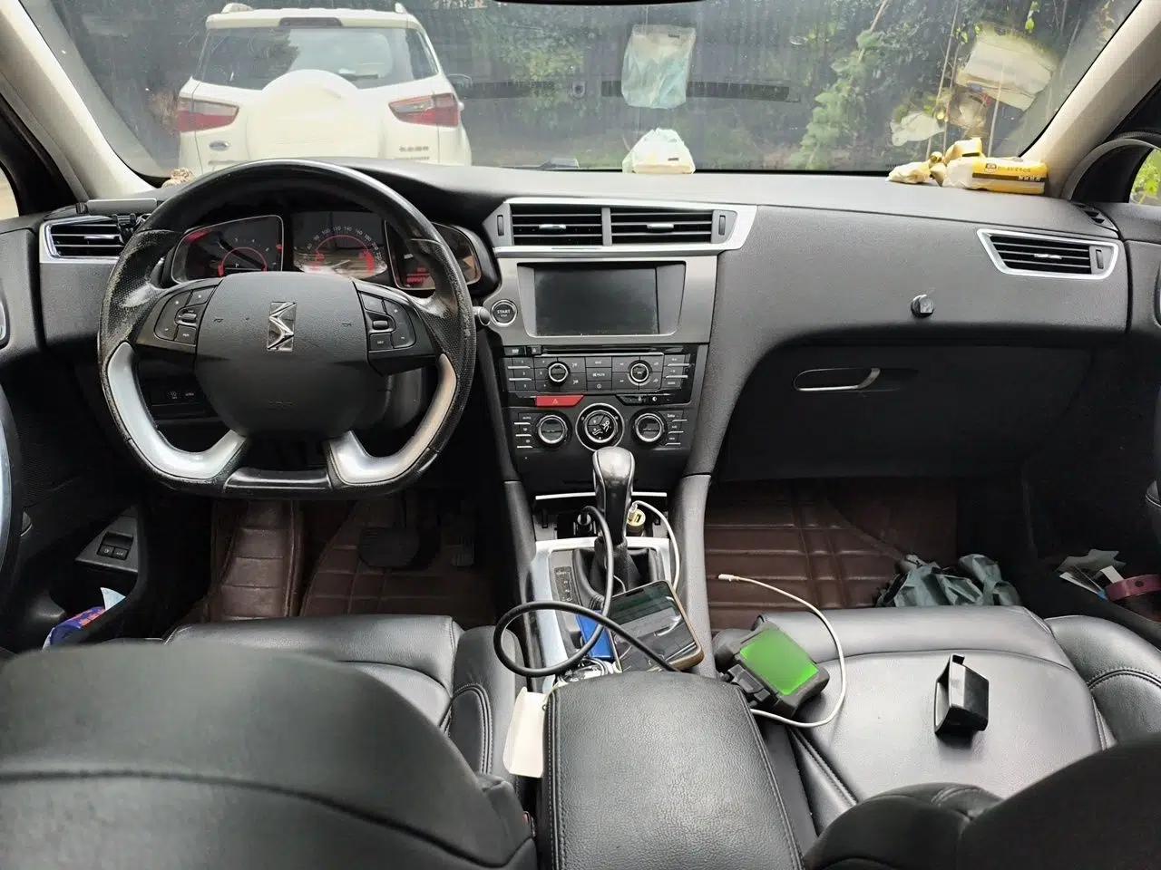 DS 6 2014 1.6T Luxury Edition THP160 — миниатюра 9