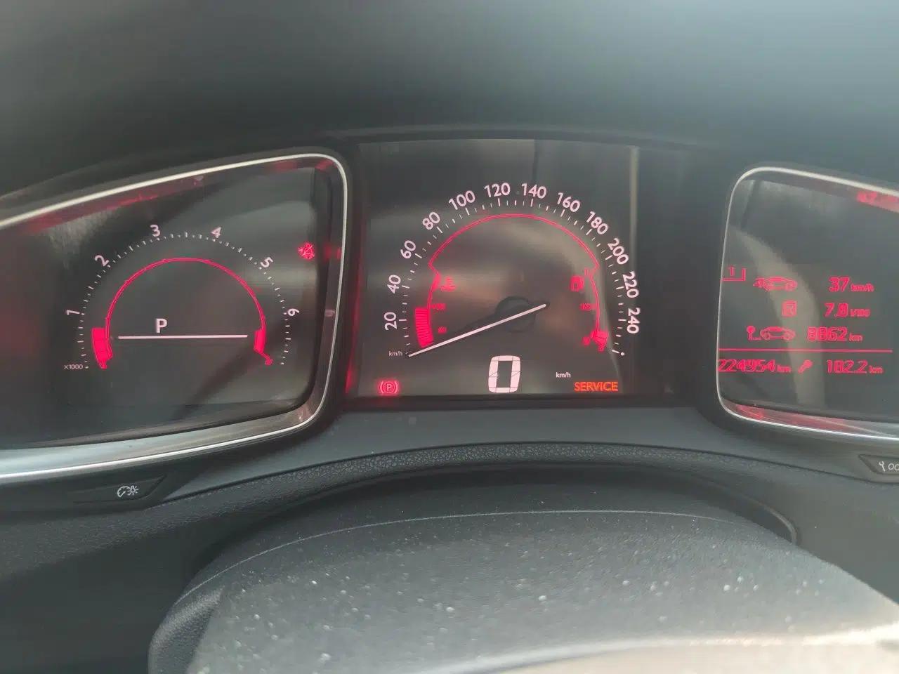 DS 6 2014 1.6T Luxury Edition THP160 — миниатюра 11