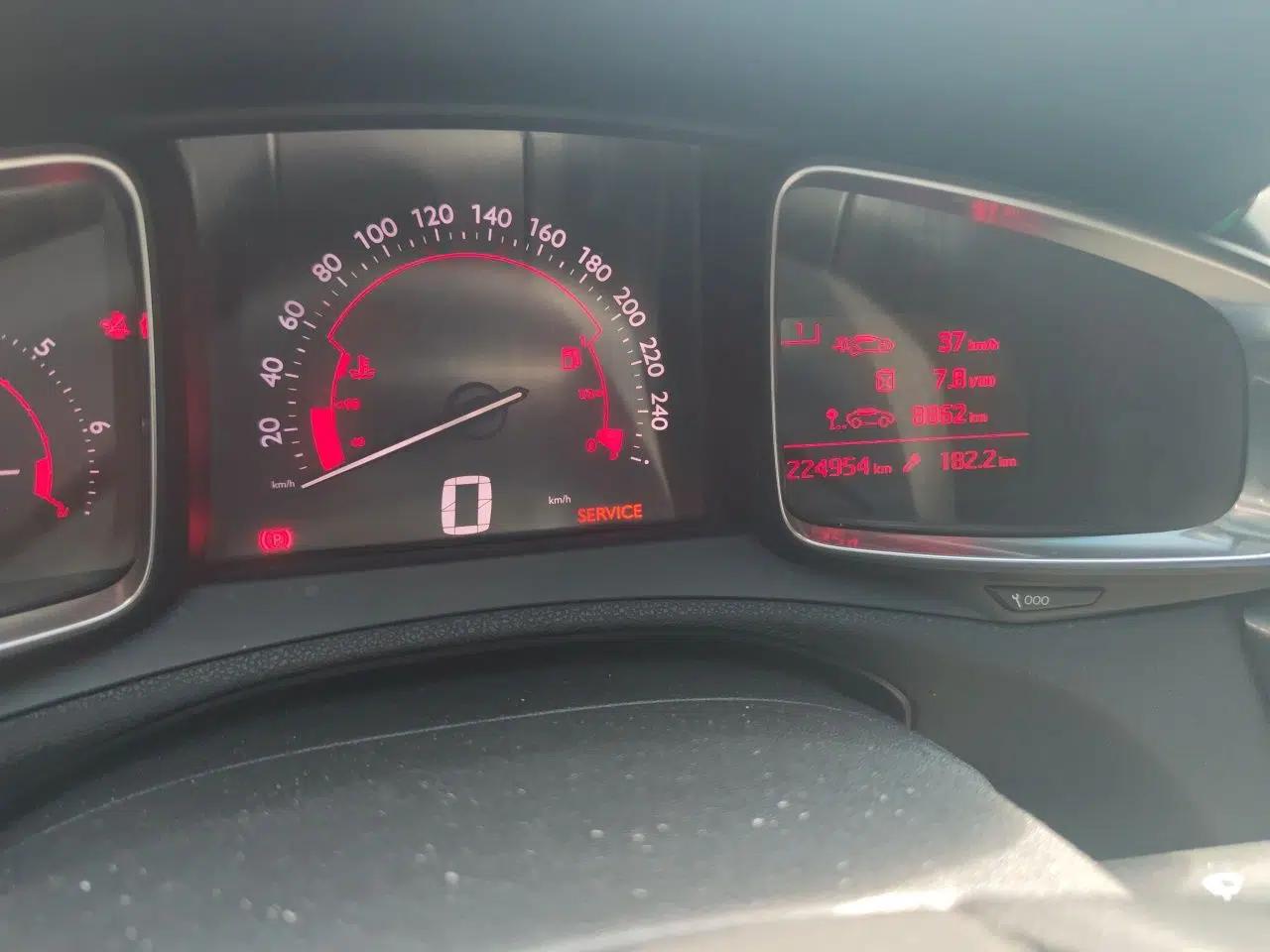 DS 6 2014 1.6T Luxury Edition THP160 — миниатюра 12