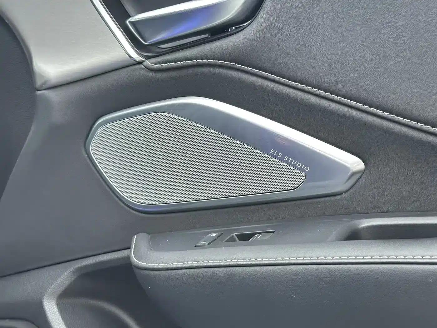 Acura RDX 2019 2.0T Premium Edition (National V Emission Standard) — миниатюра 5