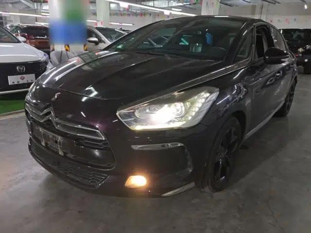 DS 5 2014 1.6T Luxury Edition THP160