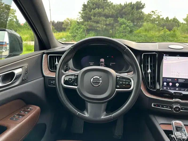 2022 Volvo XC60 PHEV T8 AWD Inscription Luxury Edition — миниатюра 15