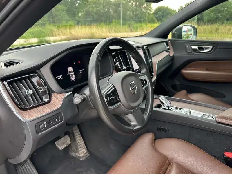 2022 Volvo XC60 PHEV T8 AWD Inscription Luxury Edition — миниатюра 20