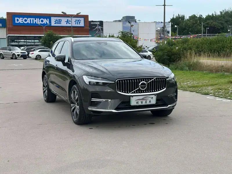 2022 Volvo XC60 PHEV T8 AWD Inscription Luxury Edition — миниатюра 3