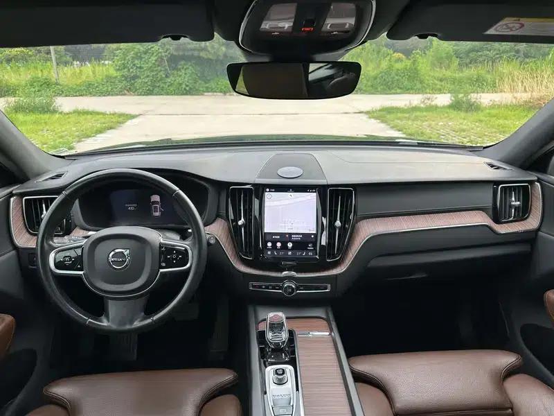 2022 Volvo XC60 PHEV T8 AWD Inscription Luxury Edition — миниатюра 23