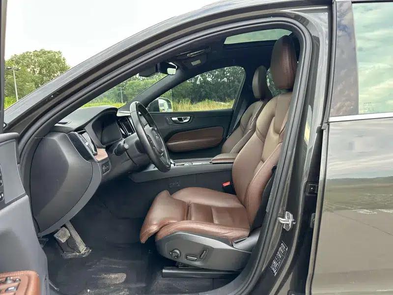 2022 Volvo XC60 PHEV T8 AWD Inscription Luxury Edition — миниатюра 24