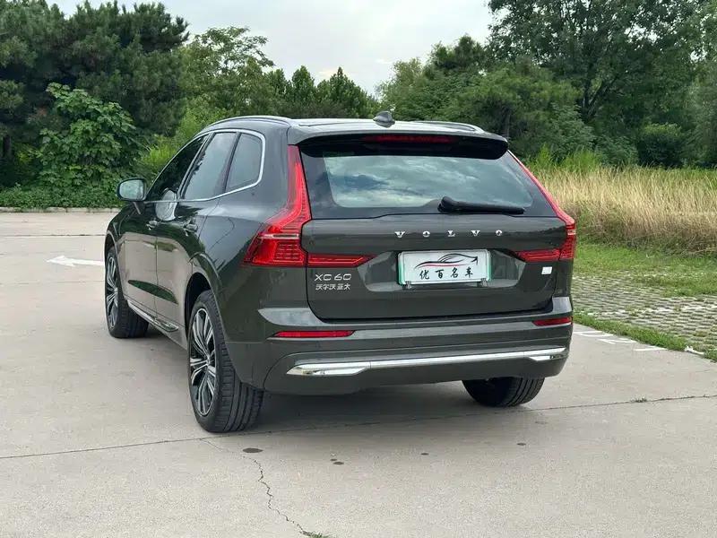 2022 Volvo XC60 PHEV T8 AWD Inscription Luxury Edition — миниатюра 5