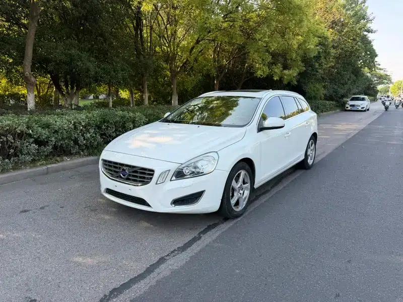 2013 Volvo V60 T5 Smart Edition — миниатюра 1