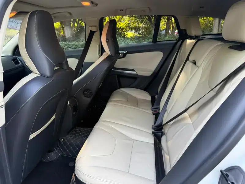 2013 Volvo V60 T5 Smart Edition — миниатюра 18