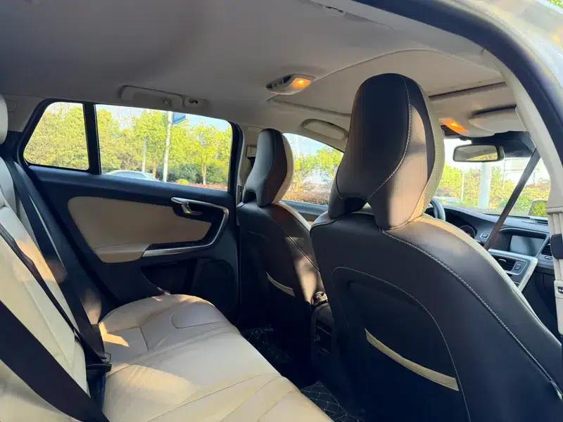2013 Volvo V60 T5 Smart Edition — миниатюра 19