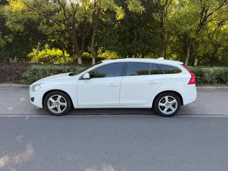 2013 Volvo V60 T5 Smart Edition — миниатюра 4