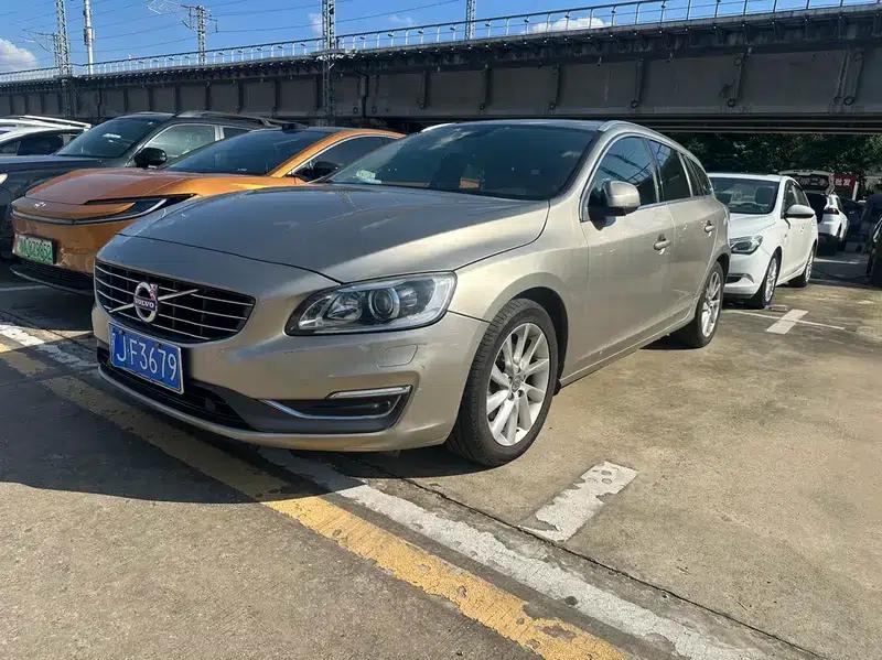 2014 Volvo V60 Facelift T5 Smart Edition — миниатюра 1