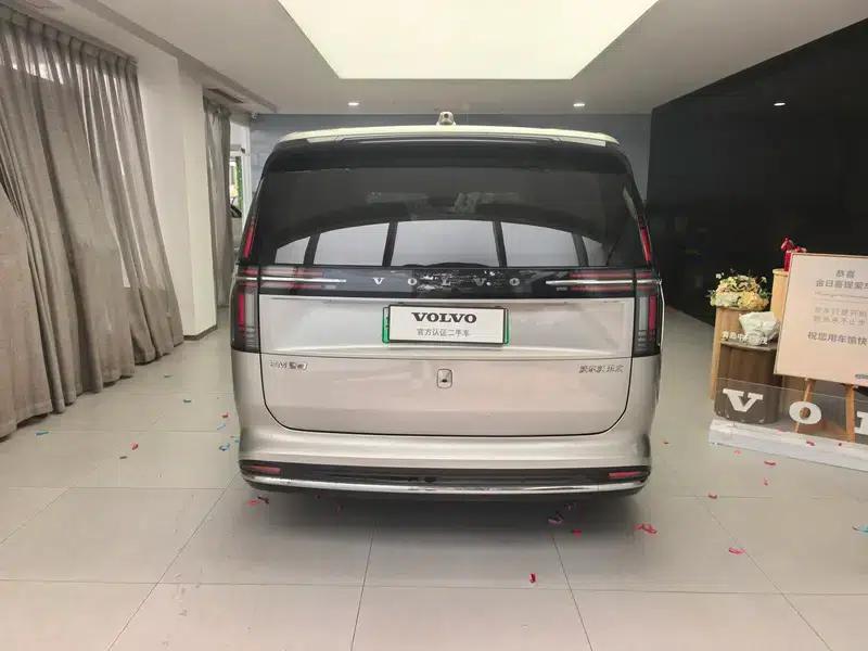 Volvo EM90 2025 Ultra 6-seater — миниатюра 5