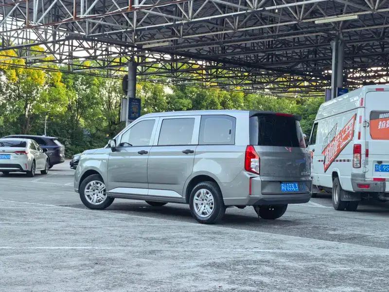 Wuling Hongguang PLUS 2020 1.5L Manual Standard 5-Seater — миниатюра 4