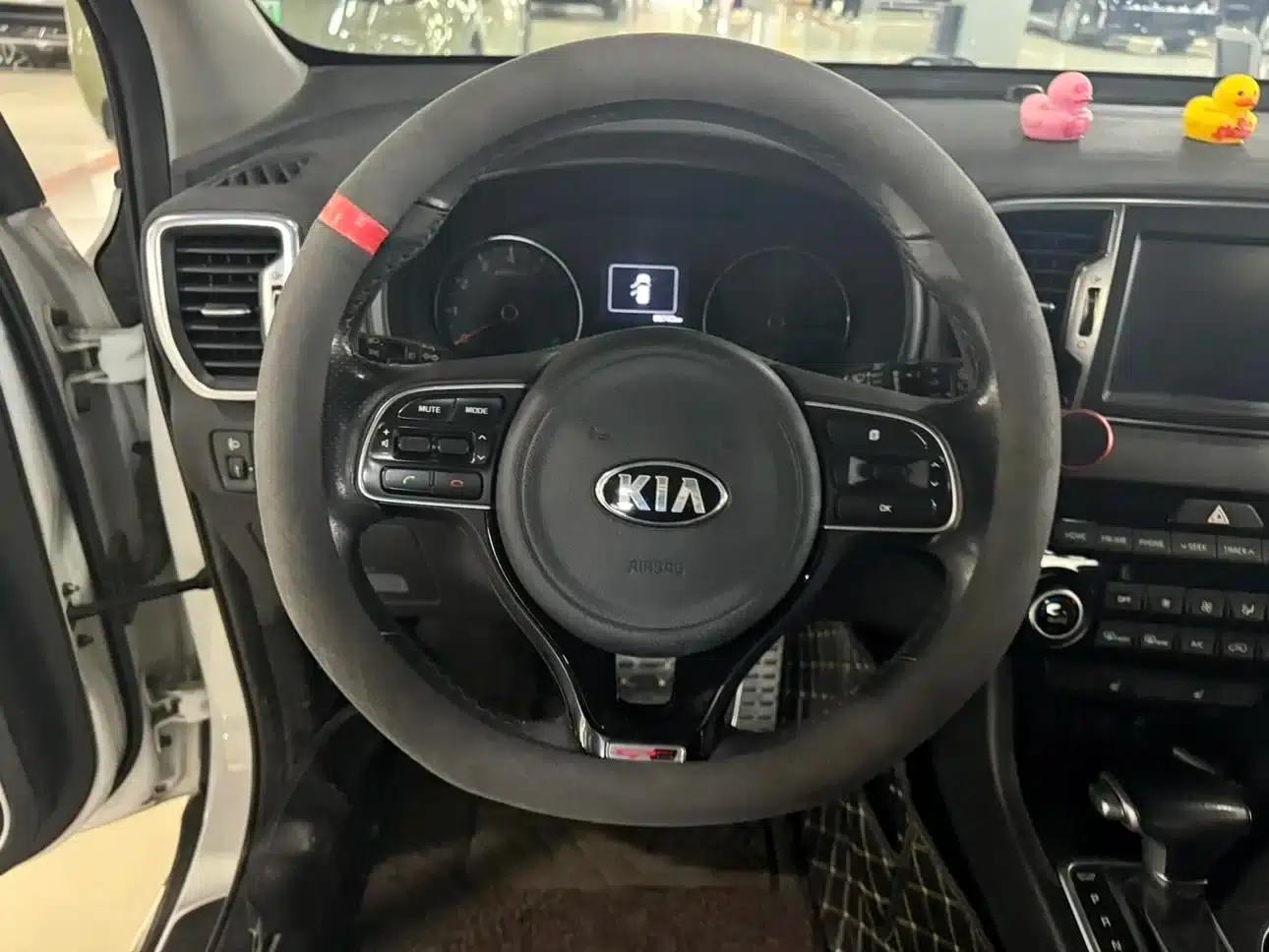 Kia KX5 2017 1.6T Automatic 2WD 15th Anniversary Special Edition DLX — миниатюра 2