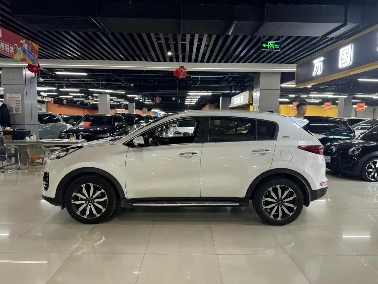 Kia KX5 2017 1.6T Automatic 2WD 15th Anniversary Special Edition DLX — миниатюра 9