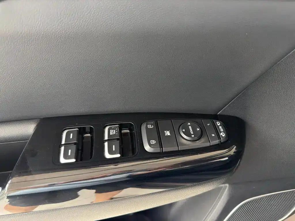 Kia KX5 2016 1.6T Automatic 2WD DLX — миниатюра 7