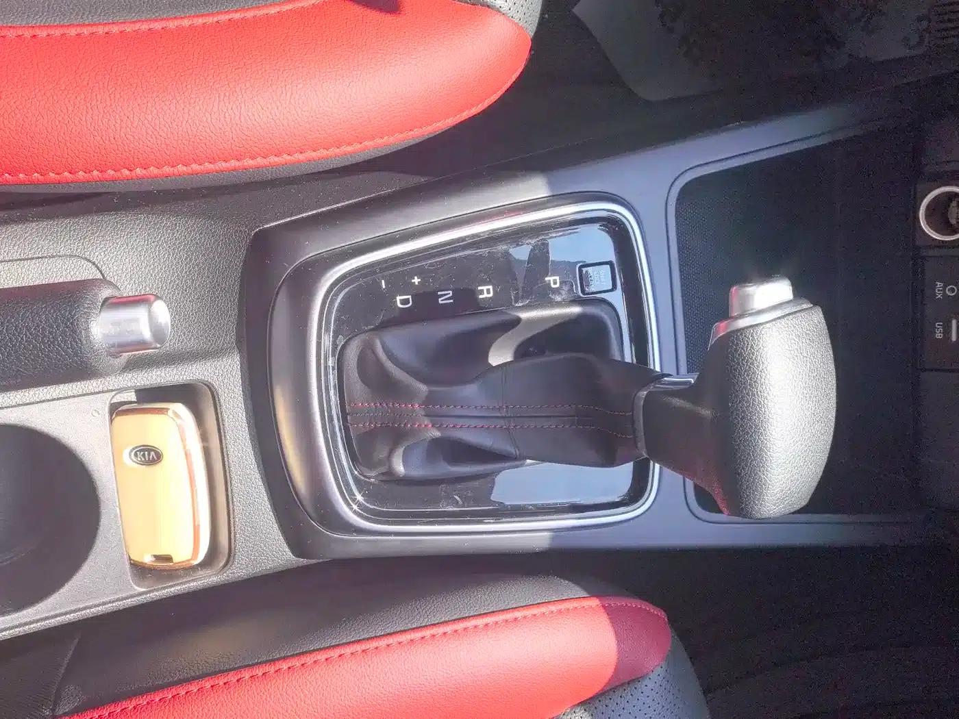 KX CROSS 2018 1.6L Automatic Sunroof Edition — миниатюра 19