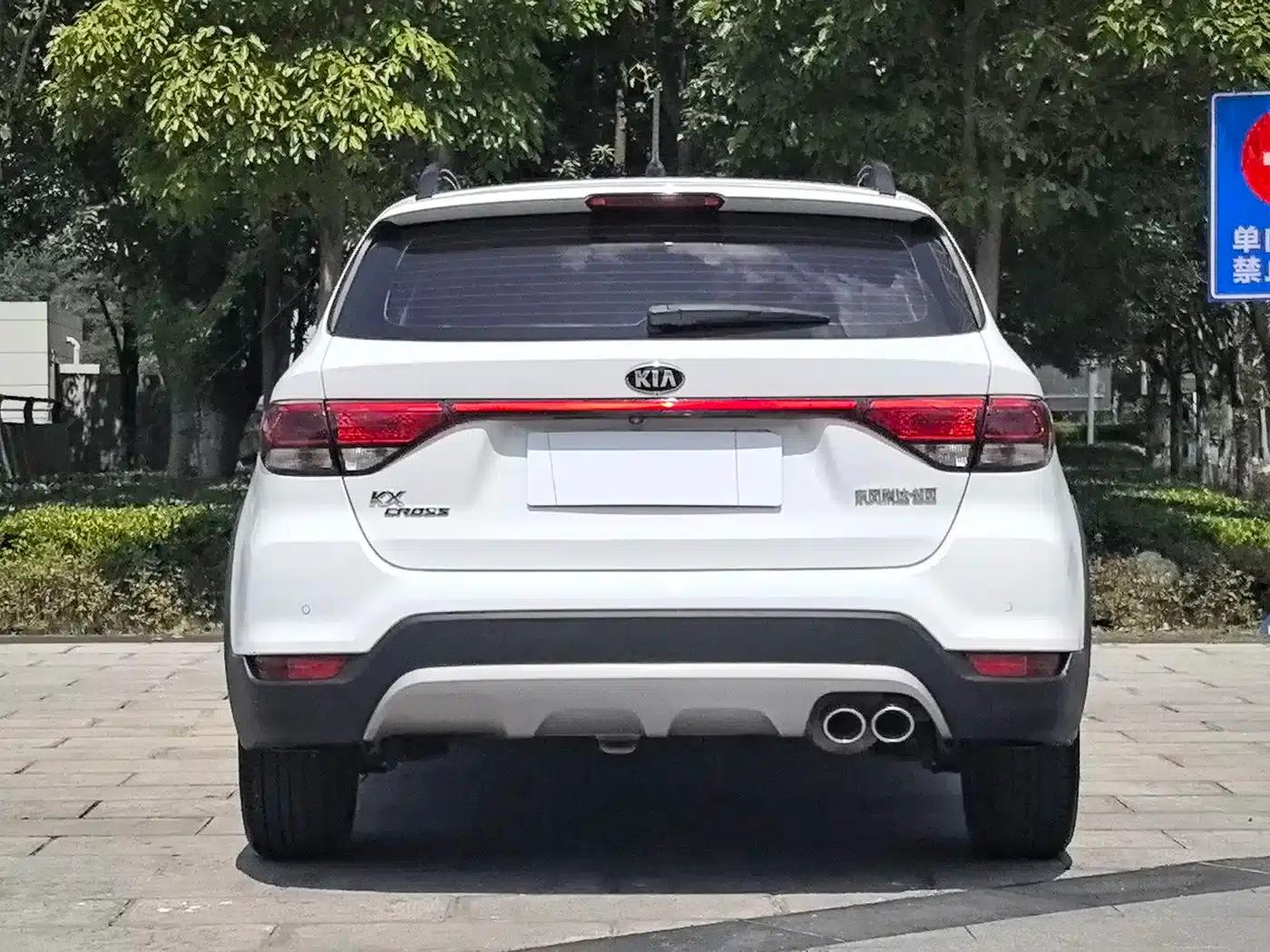 KX CROSS 2018 1.6L Automatic Sunroof Edition — миниатюра 5