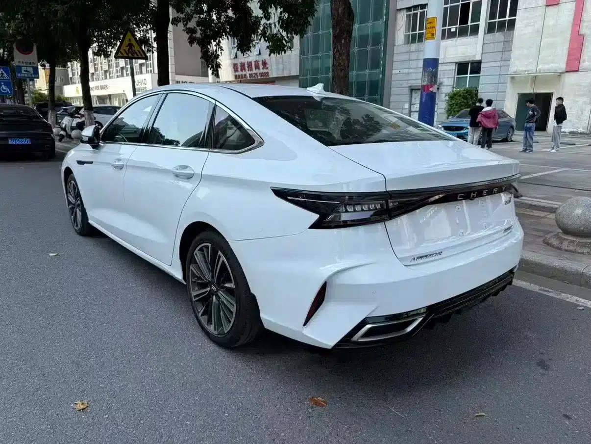Chery Arrizo 8 2022 1.6T DCT (Standard) — миниатюра 13