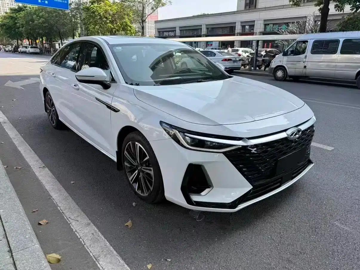 Chery Arrizo 8 2022 1.6T DCT (Standard) — миниатюра 3