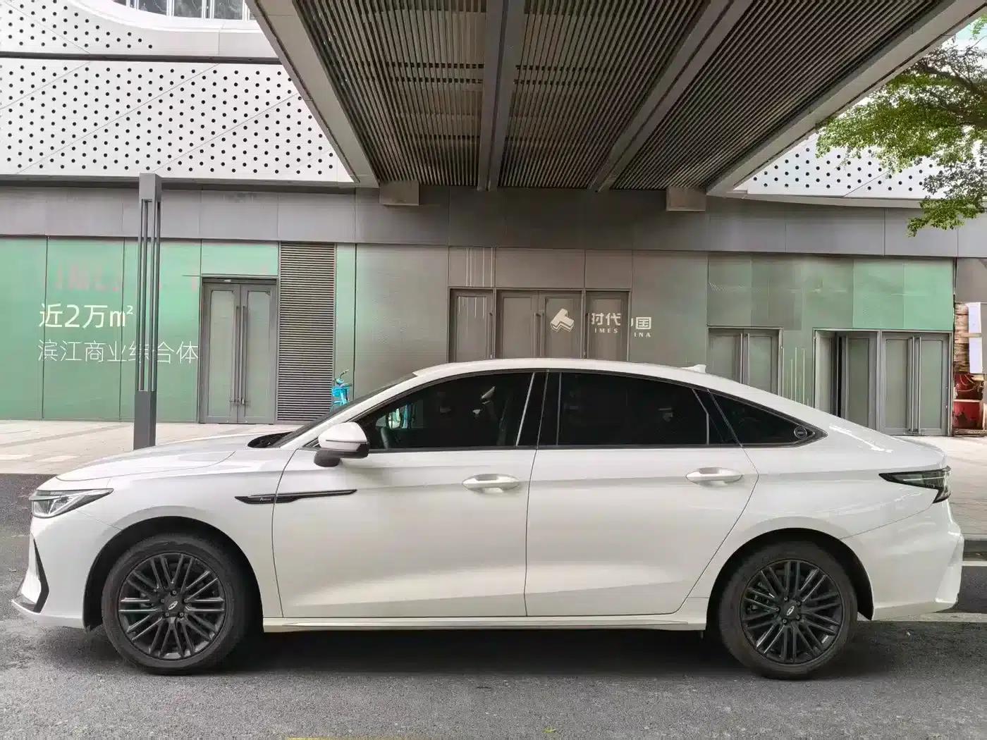 Chery Arrizo 8 2025 1.6T DCT Excellence Edition — миниатюра 9