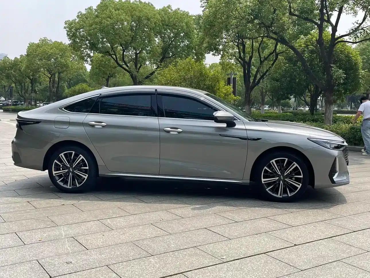 Chery Arrizo 8 2024 1.6T DCT Excellence Edition — миниатюра 4