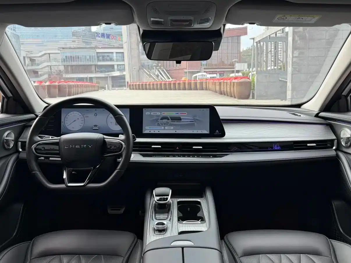 Chery Arrizo 8 2024 High-Performance Edition 2.0T DCT — миниатюра 17