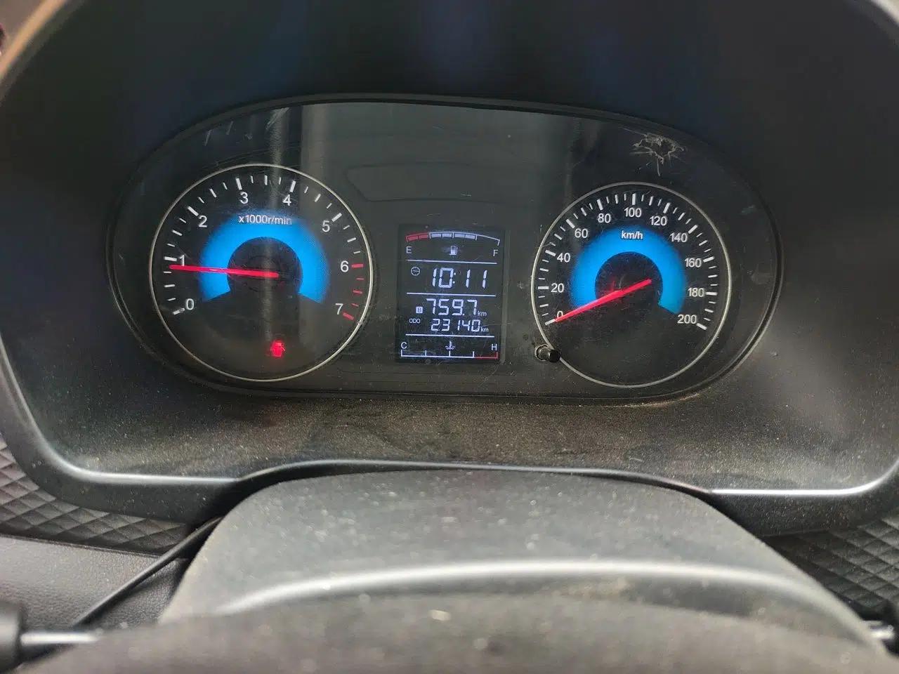 Dongfeng Fengon 330 2019 1.5L 330S Manual Luxury Van China VI Standard — миниатюра 11