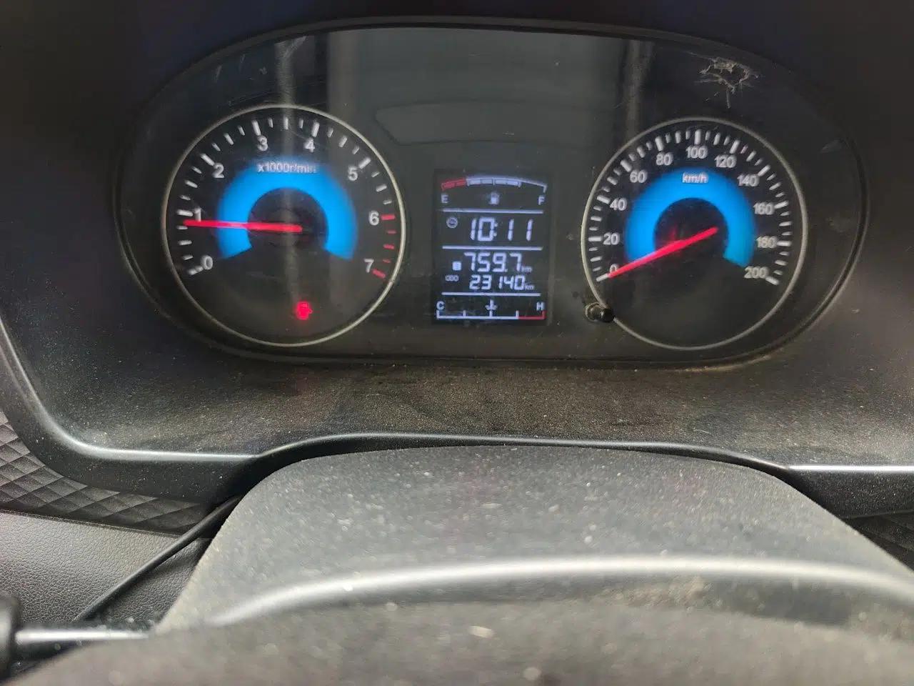 Dongfeng Fengon 330 2019 1.5L 330S Manual Luxury Van China VI Standard — миниатюра 12