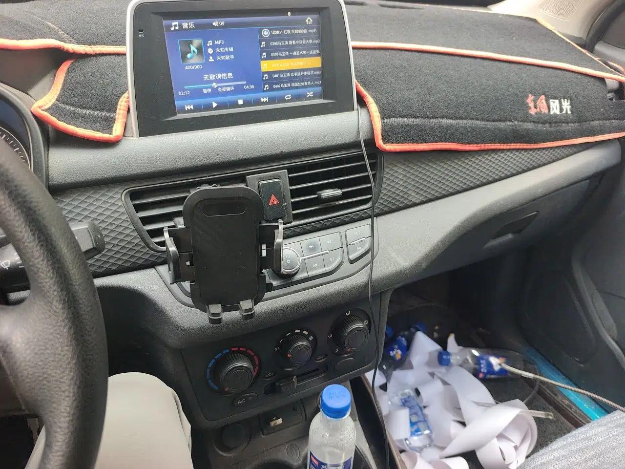 Dongfeng Fengon 330 2019 1.5L 330S Manual Luxury Van China VI Standard — миниатюра 13