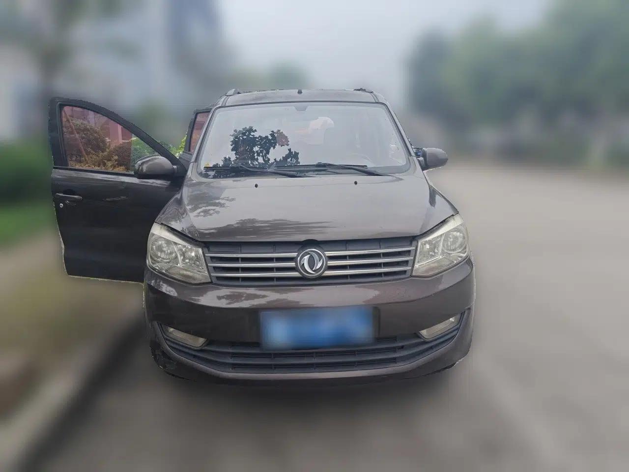 Dongfeng Fengon 330 2016 1.5L Manual Enjoyment Model DK15 — миниатюра 2