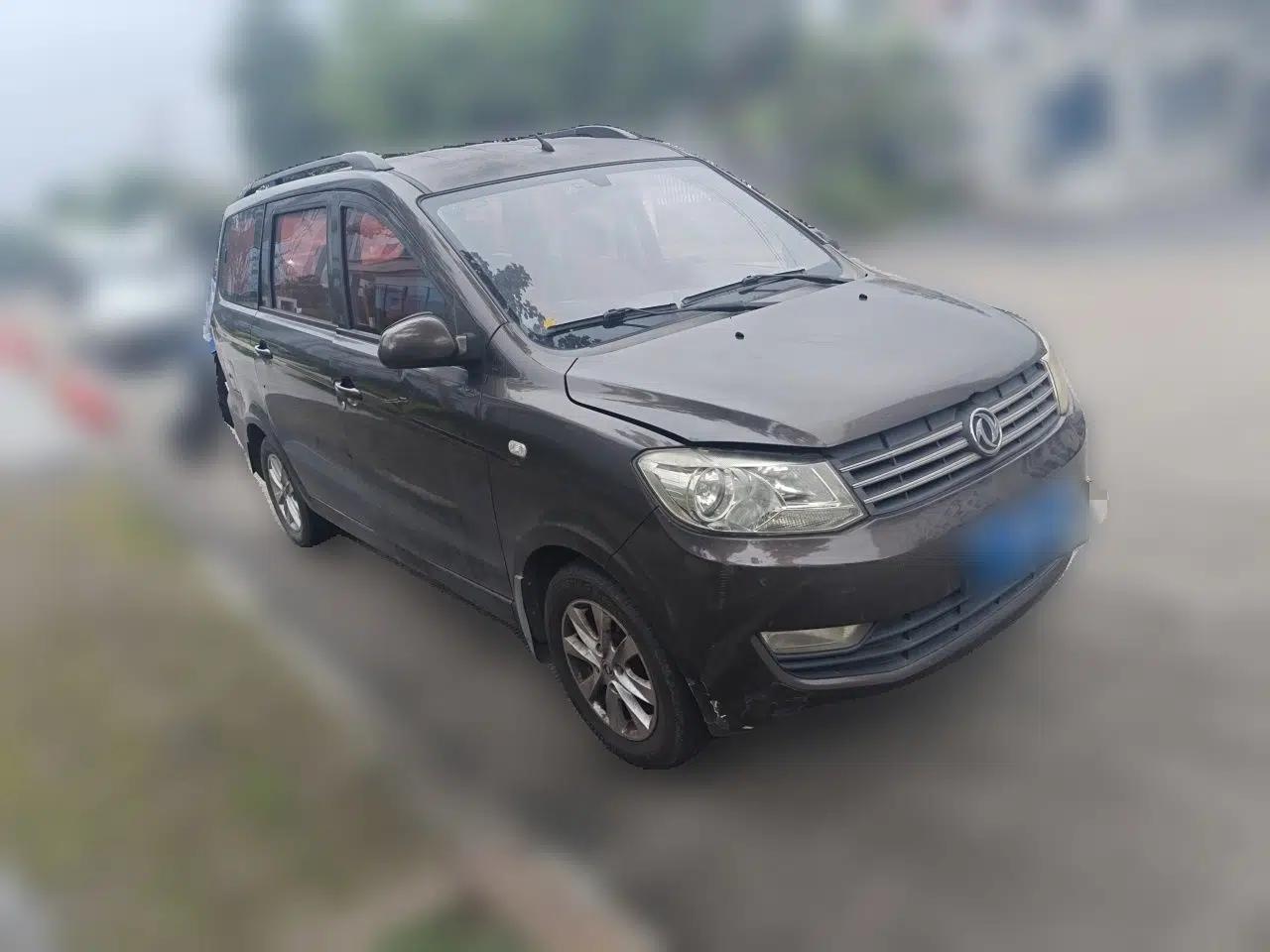 Dongfeng Fengon 330 2016 1.5L Manual Enjoyment Model DK15 — миниатюра 3