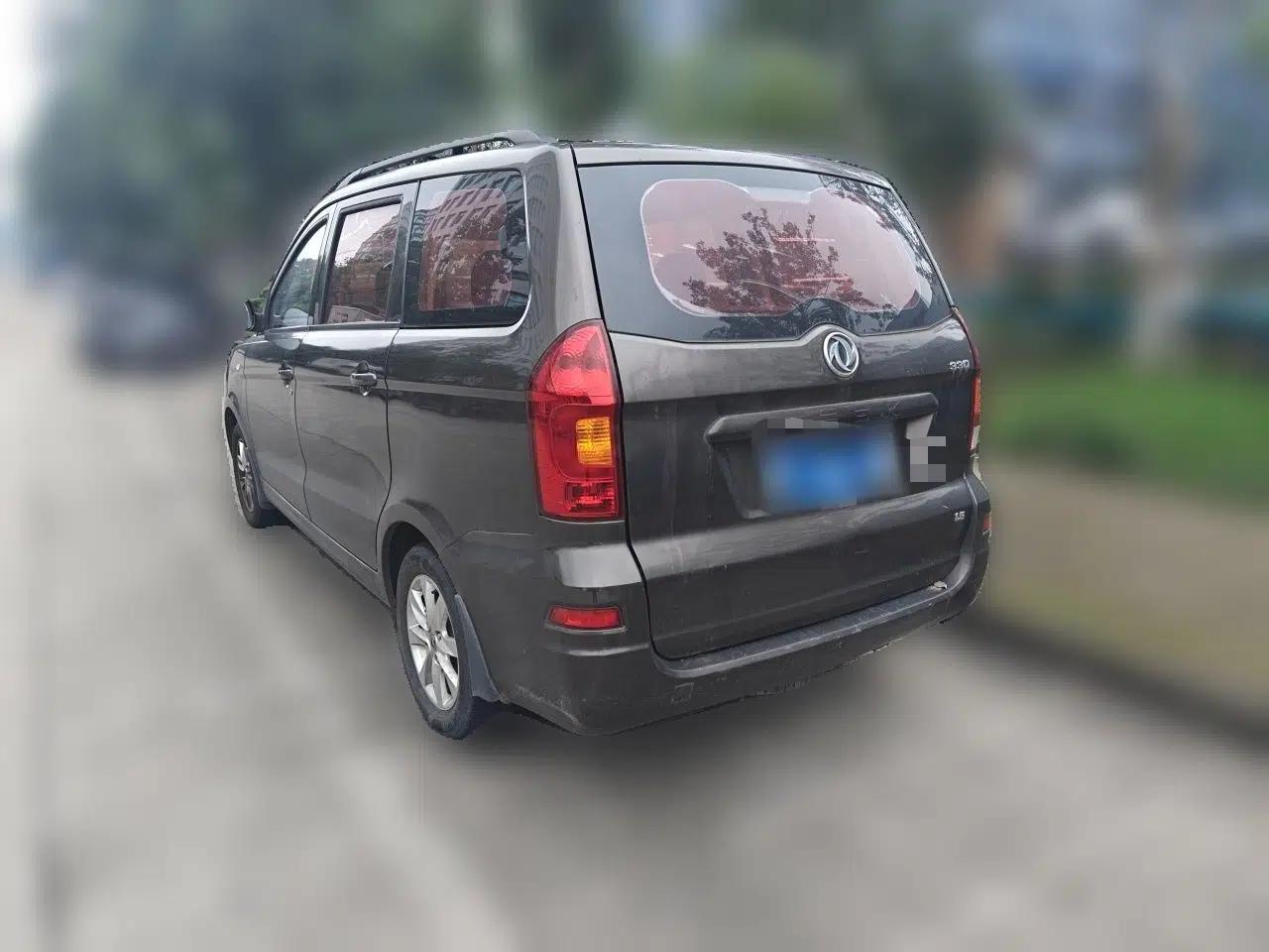 Dongfeng Fengon 330 2016 1.5L Manual Enjoyment Model DK15 — миниатюра 4