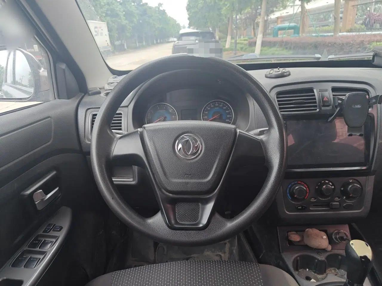 Dongfeng Fengon 330 2016 1.5L Manual Enjoyment Model DK15 — миниатюра 10