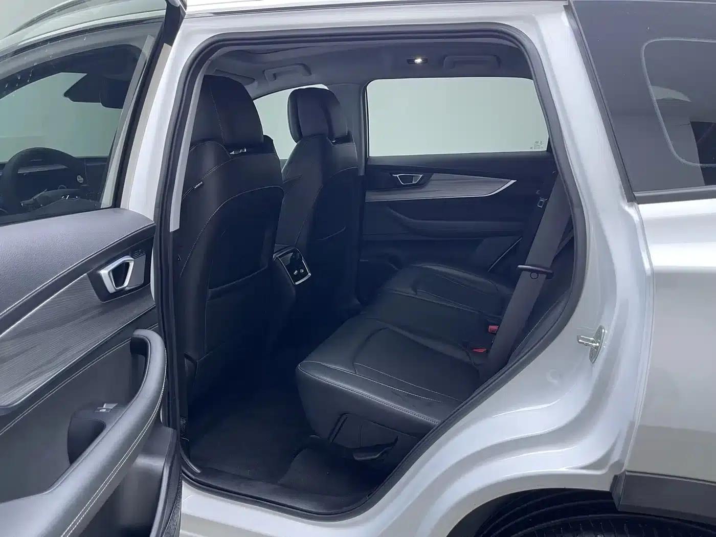 Chery Tiggo 8 PLUS 2022 290TGDI DCT Luxury Edition+ — миниатюра 10