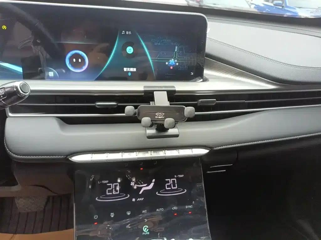 Chery Tiggo 8 PLUS 2022 290TGDI DCT Luxury Edition+ — миниатюра 13