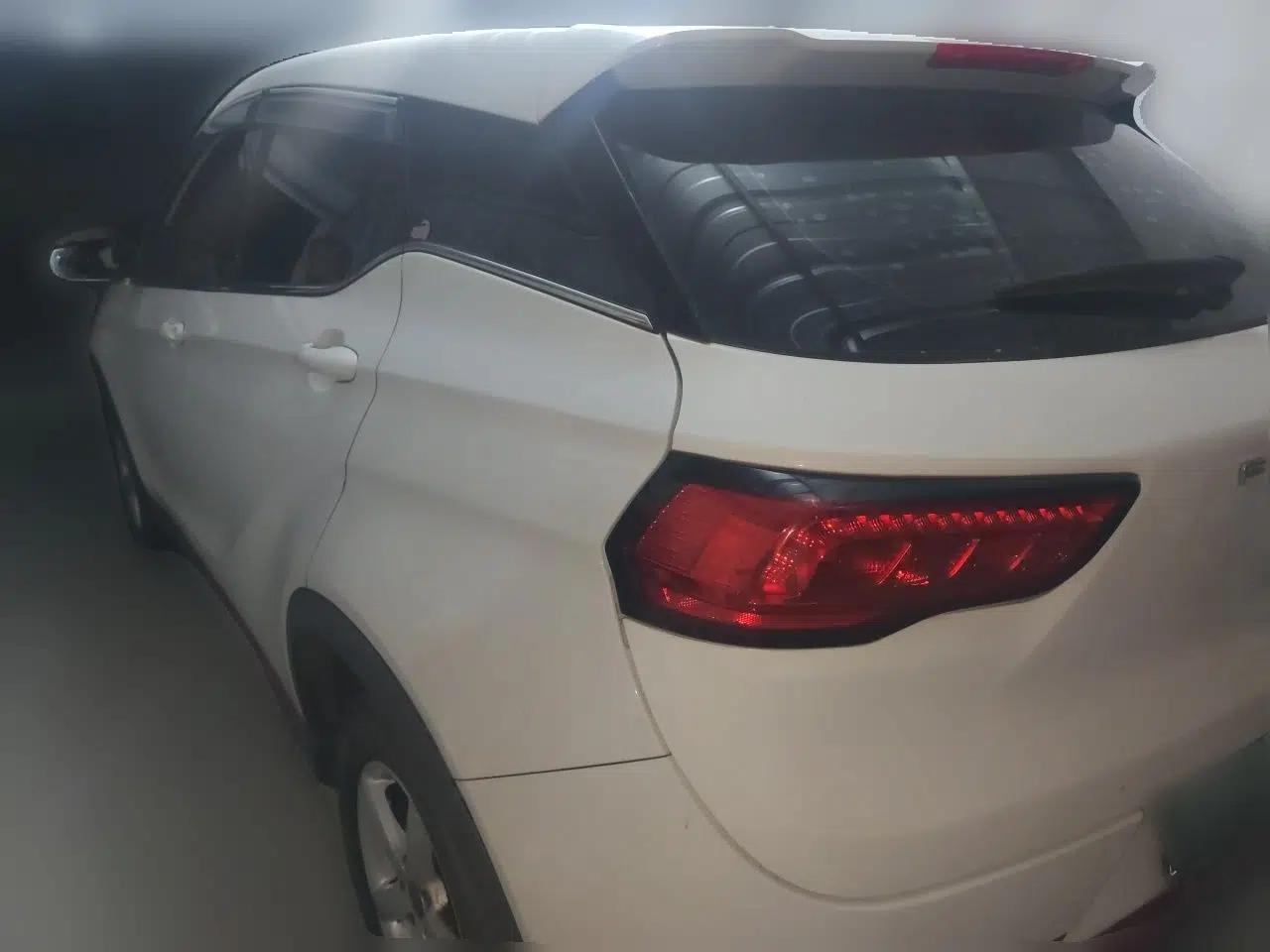 Dongfeng Fengon 500 2022 1.5L CVT Enjoyment Version — миниатюра 4
