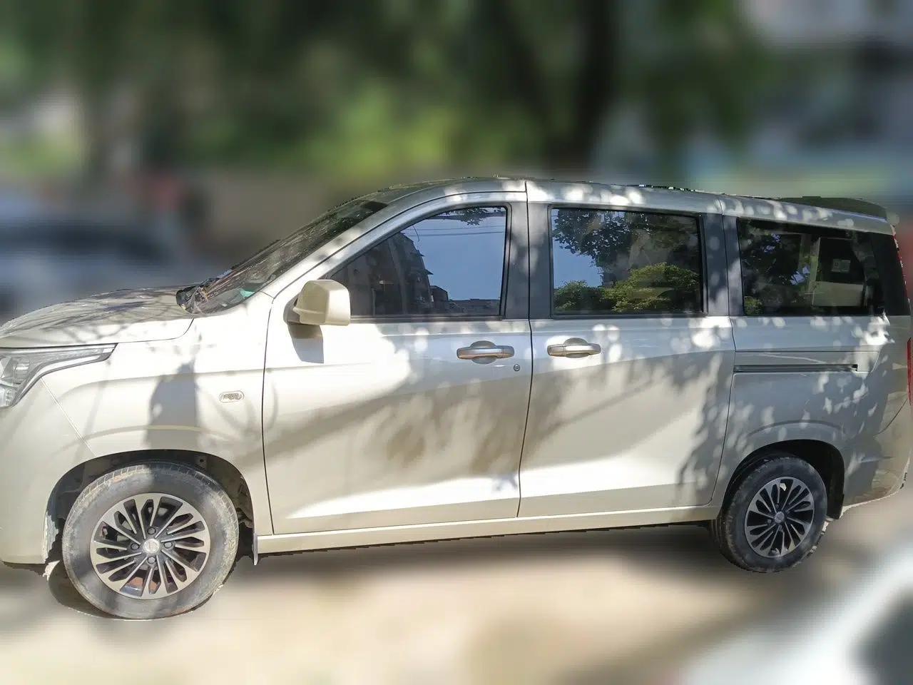 Dongfeng Fengon 380 2022 1.5L Standard Edition 7-Seater Passenger Vehicle — миниатюра 1
