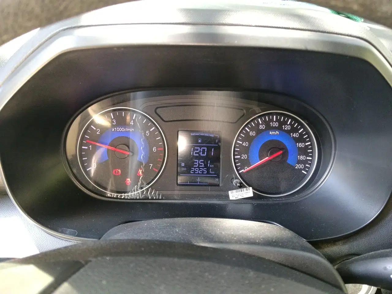 Dongfeng Fengon 380 2022 1.5L Standard Edition 7-Seater Passenger Vehicle — миниатюра 11