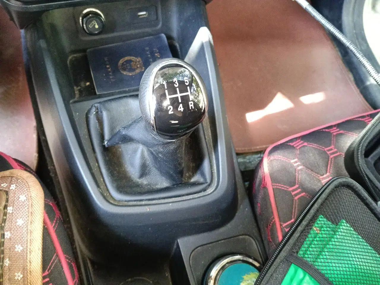 Dongfeng Fengon 380 2022 1.5L Standard Edition 7-Seater Passenger Vehicle — миниатюра 14