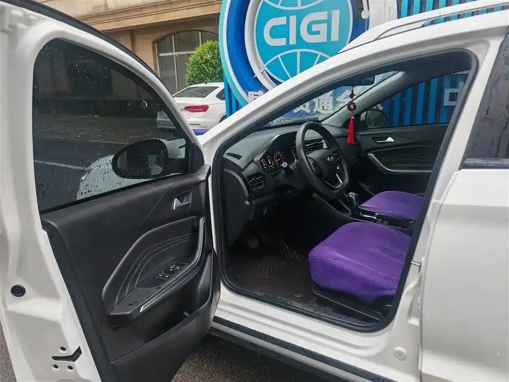 Chery Tiggo 3x 2022 PLUS 1.5L CVT Joyful Red Date Edition II — миниатюра 4