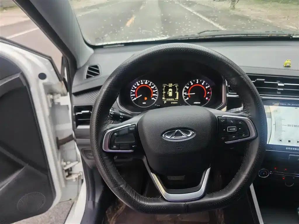 Chery Tiggo 3x 2022 PLUS 1.5L CVT Joyful Red Date Edition II — миниатюра 6