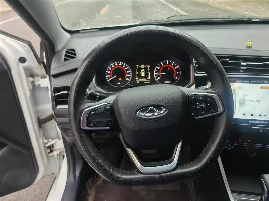 Chery Tiggo 3x 2022 PLUS 1.5L CVT Joyful Red Date Edition II — миниатюра 7