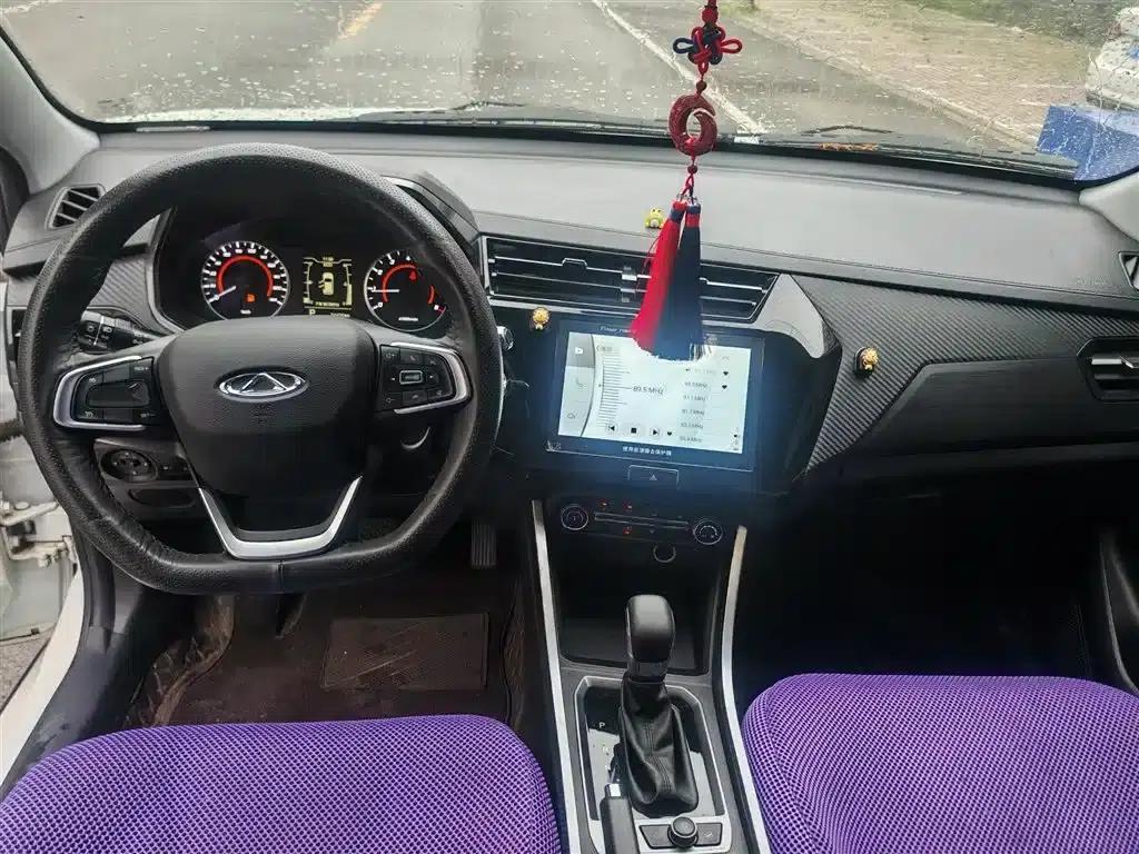 Chery Tiggo 3x 2022 PLUS 1.5L CVT Joyful Red Date Edition II — миниатюра 8