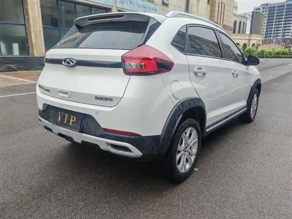 Chery Tiggo 3x 2022 PLUS 1.5L CVT Joyful Red Date Edition II — миниатюра 10